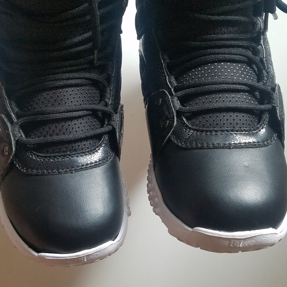 DC Snowboarding Black quilted boots Unisex size 7 - Picture 13 of 13